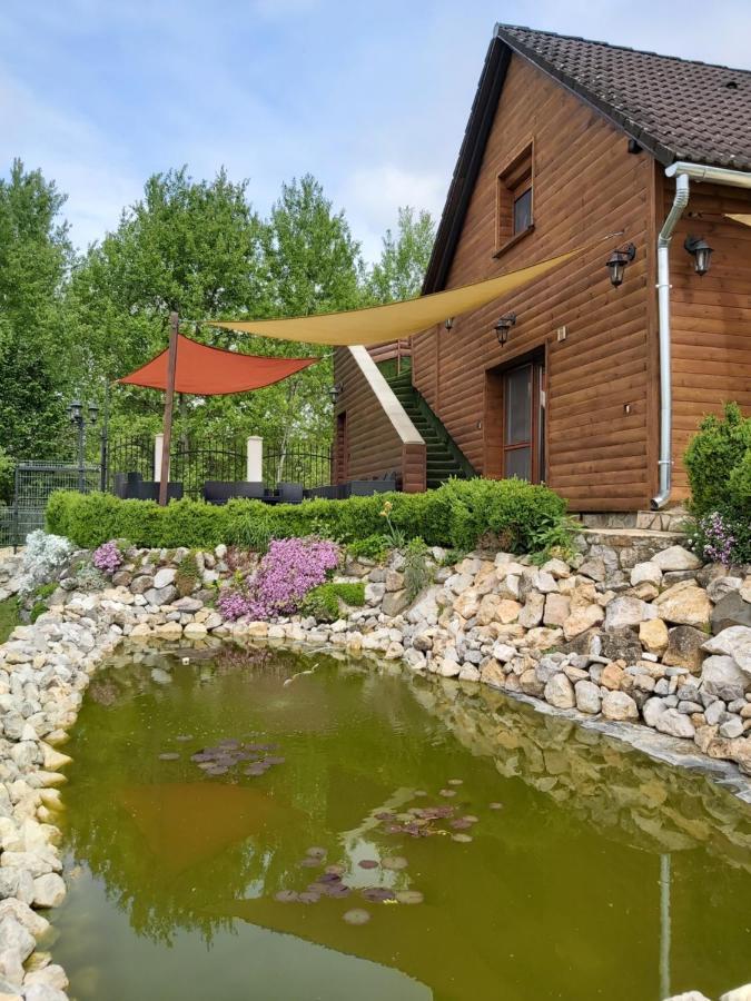 Kovacsszenaja Vendeghaz Villa Ngoại thất bức ảnh