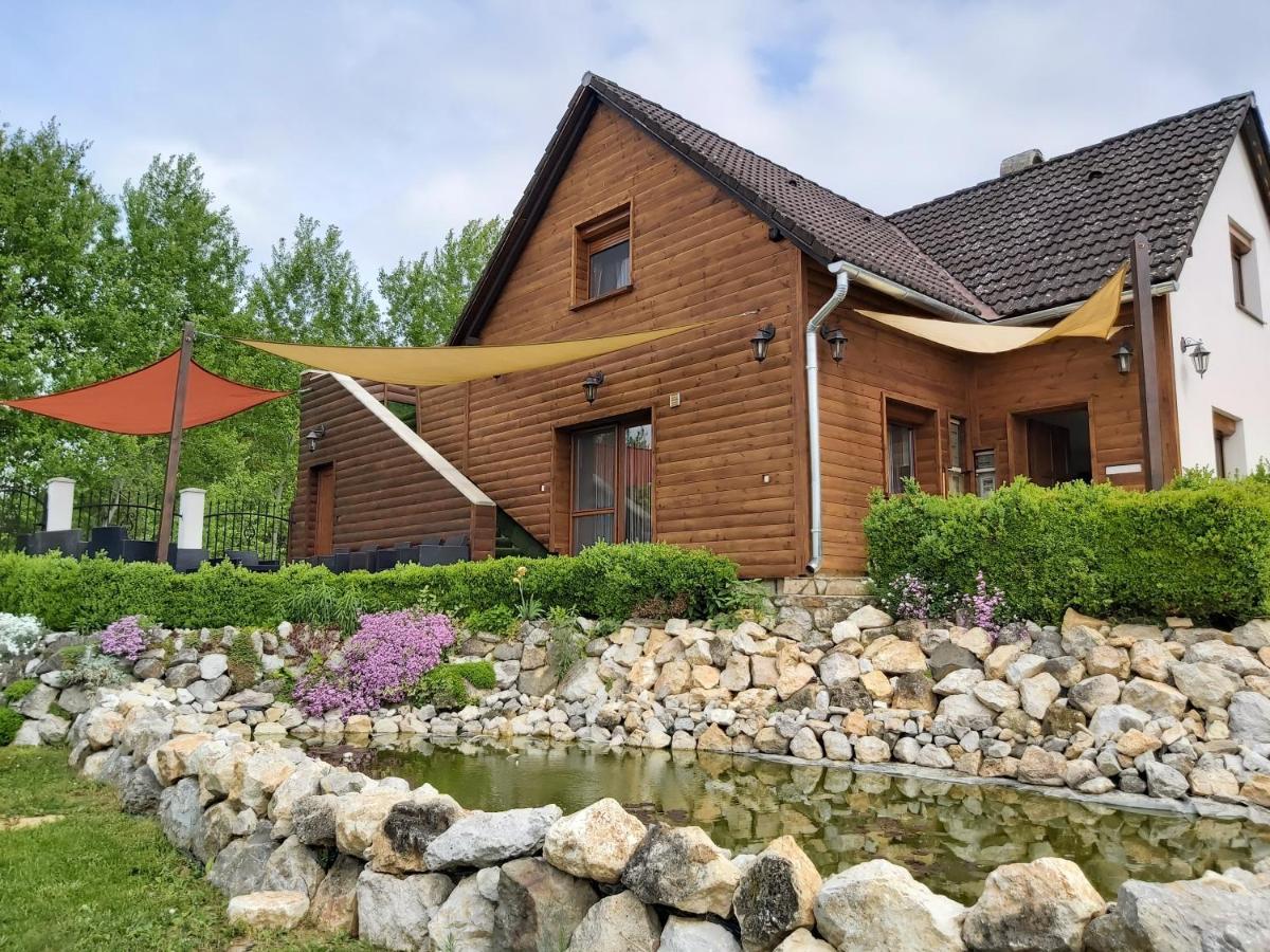Kovacsszenaja Vendeghaz Villa Ngoại thất bức ảnh